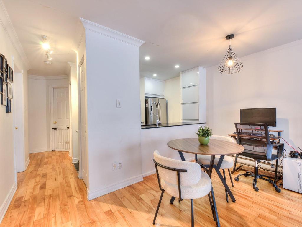 









4453


Av. de l'Hôtel-de-Ville

, 1,
Montréal (Le Plateau-Mont-Royal),




QC
H2W2H6

