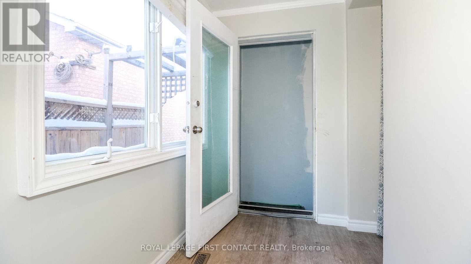 












104 BROWN STREET

,
Barrie,




Ontario
L4N7V6

