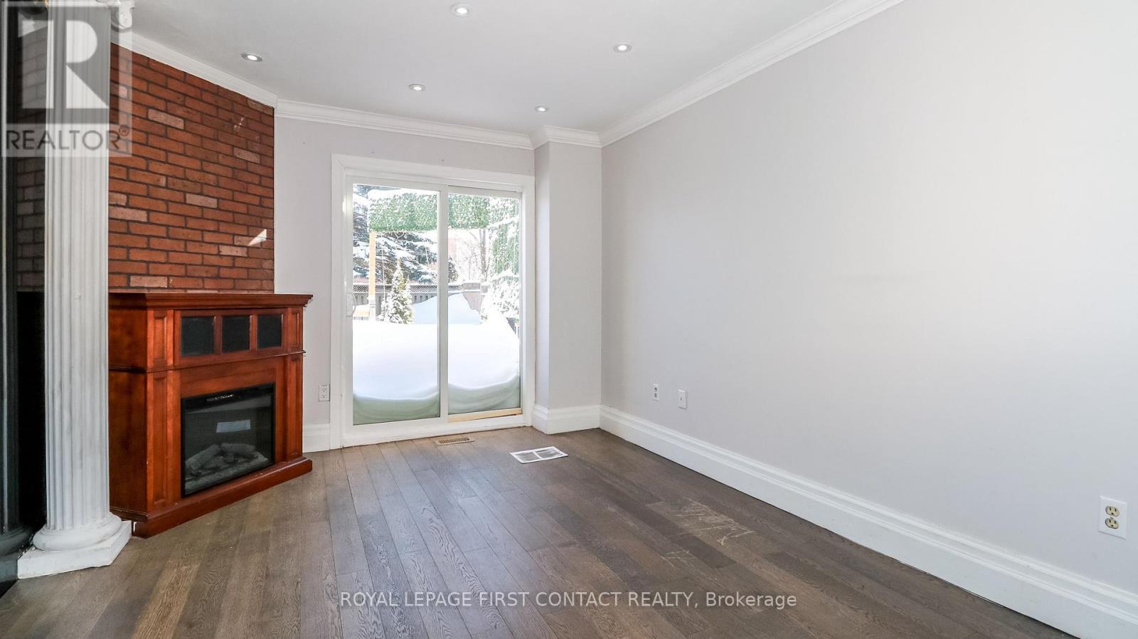 












104 BROWN STREET

,
Barrie,




Ontario
L4N7V6

