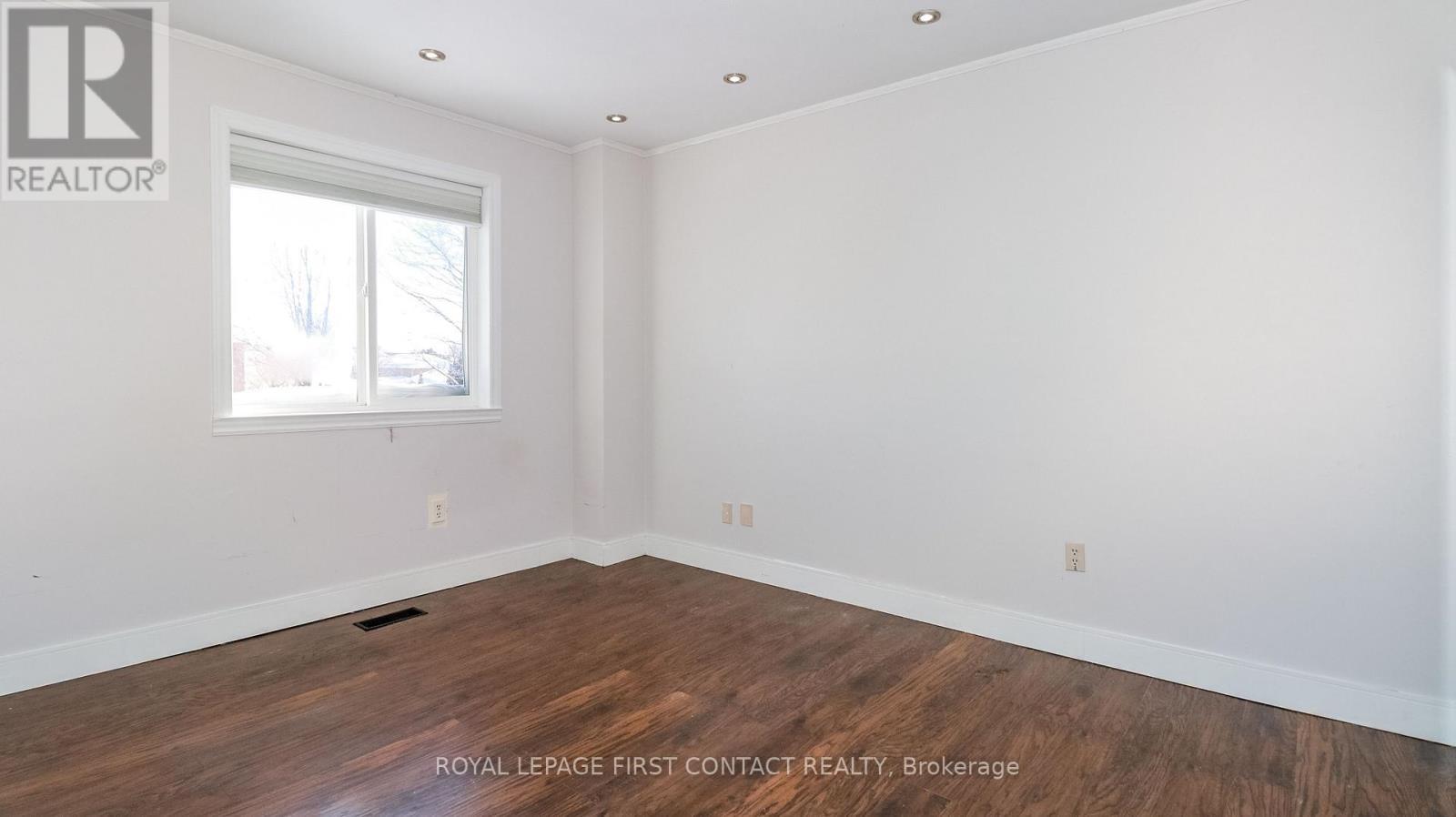 












104 BROWN STREET

,
Barrie,




Ontario
L4N7V6

