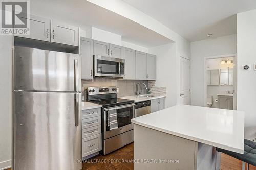 Beautiful kitchen with island