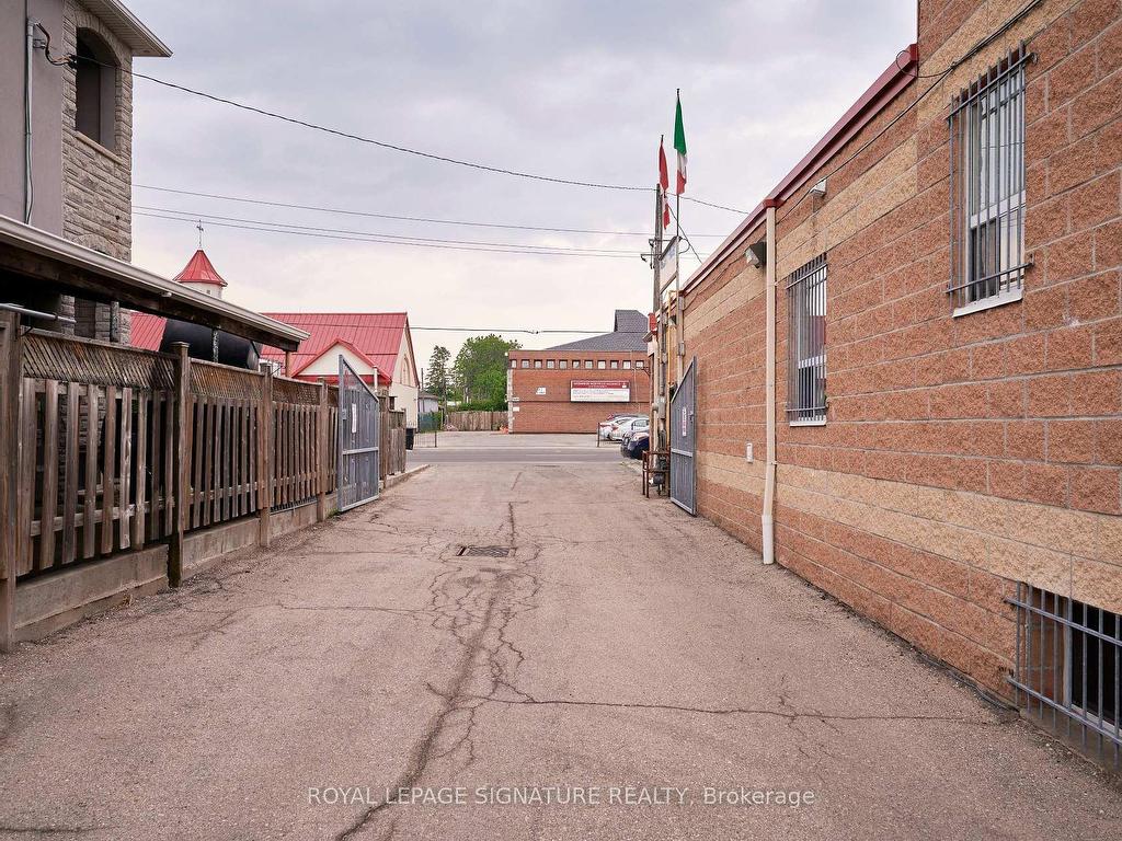 









550


Danforth

Road,
Toronto,




ON
M1K 1C6

