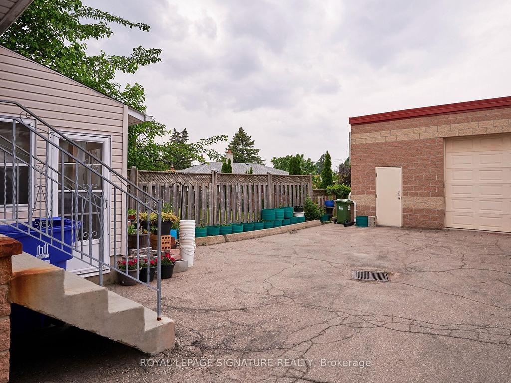 









550


Danforth

Road,
Toronto,




ON
M1K 1C6

