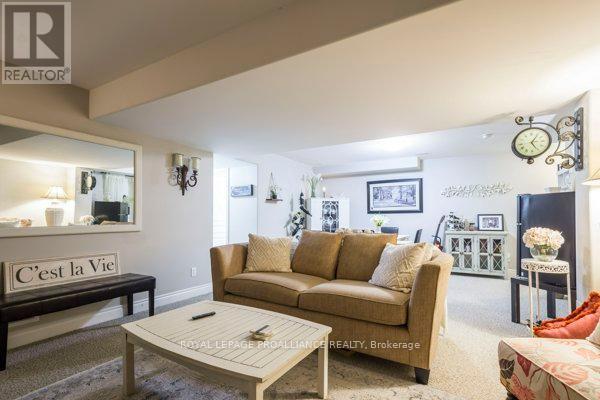 












23 LEDGEROCK COURT

,
Quinte West (Sidney Ward),




Ontario
K8R0A1

