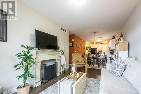 












23 LEDGEROCK COURT

,
Quinte West (Sidney Ward),




Ontario
K8R0A1

