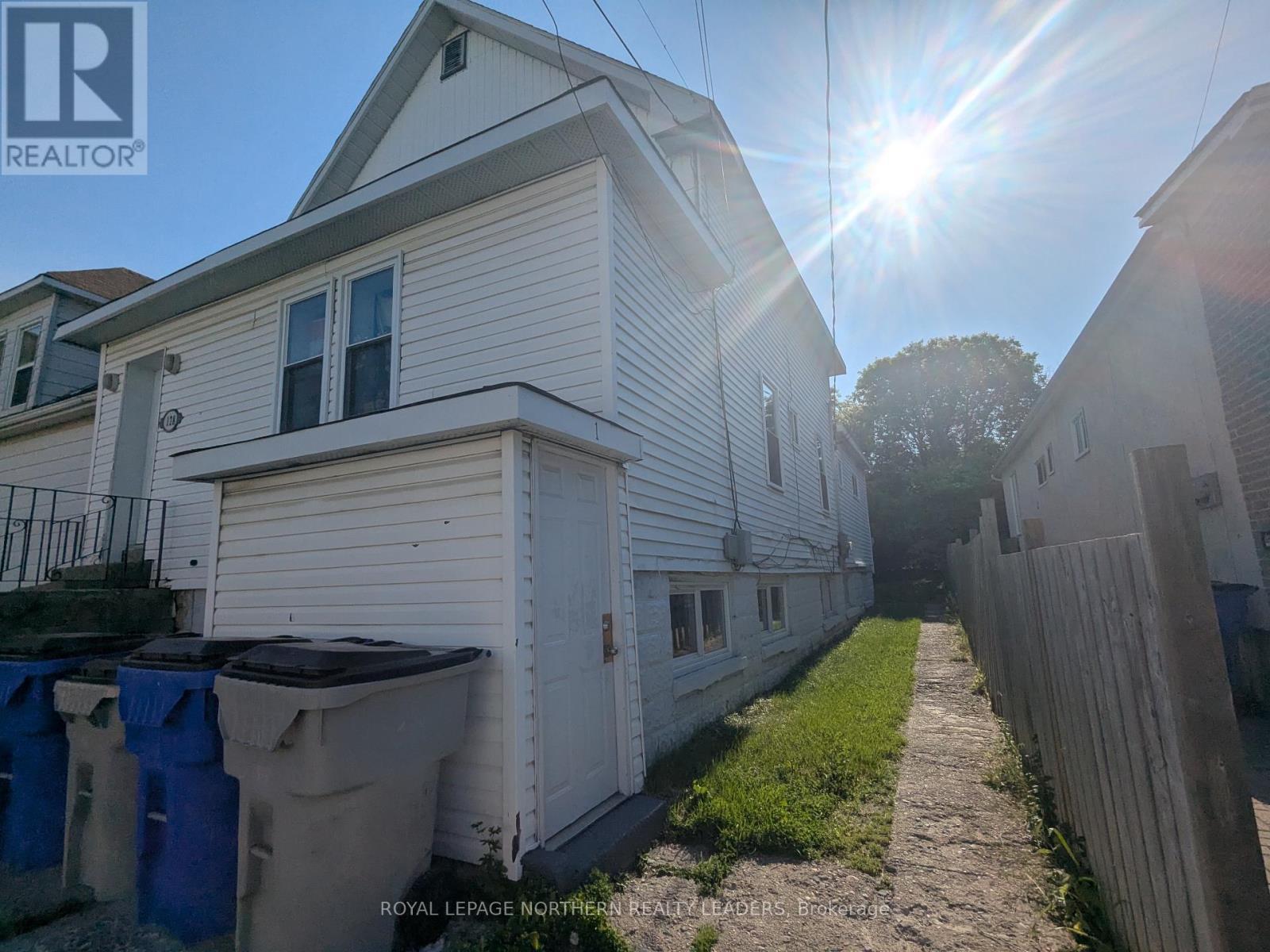 












128 MOUNTJOY STREET S

,
Timmins (TS - SE),




Ontario
P4N1T1

