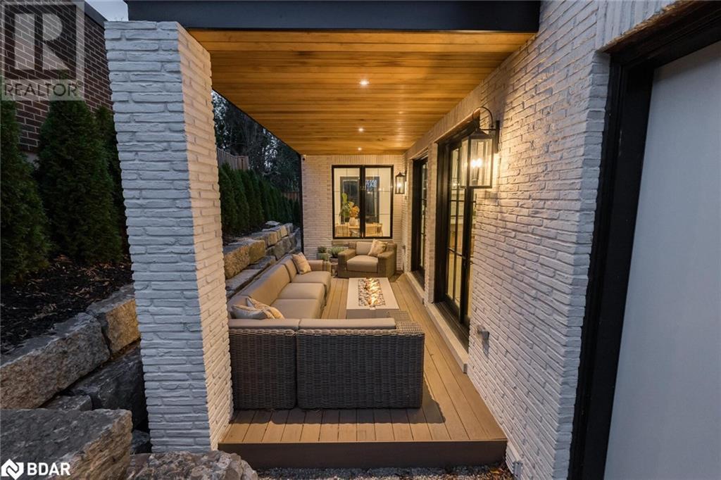 












166 MILL Street

,
Georgetown,




Ontario
L7G2C3

