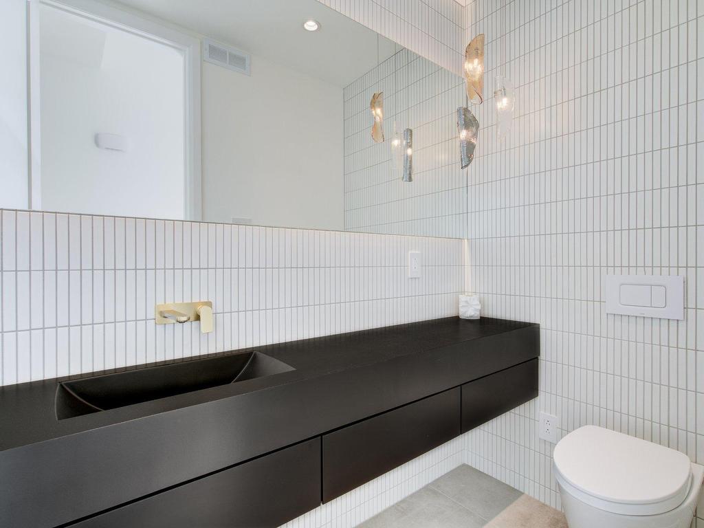 









7395


Rue Latouche

,
Brossard,




QC
J4Y3J8

