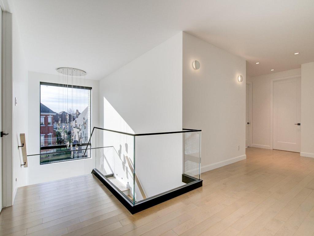 









7395


Rue Latouche

,
Brossard,




QC
J4Y3J8

