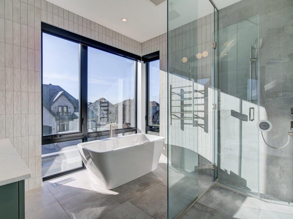 









7395


Rue Latouche

,
Brossard,




QC
J4Y3J8

