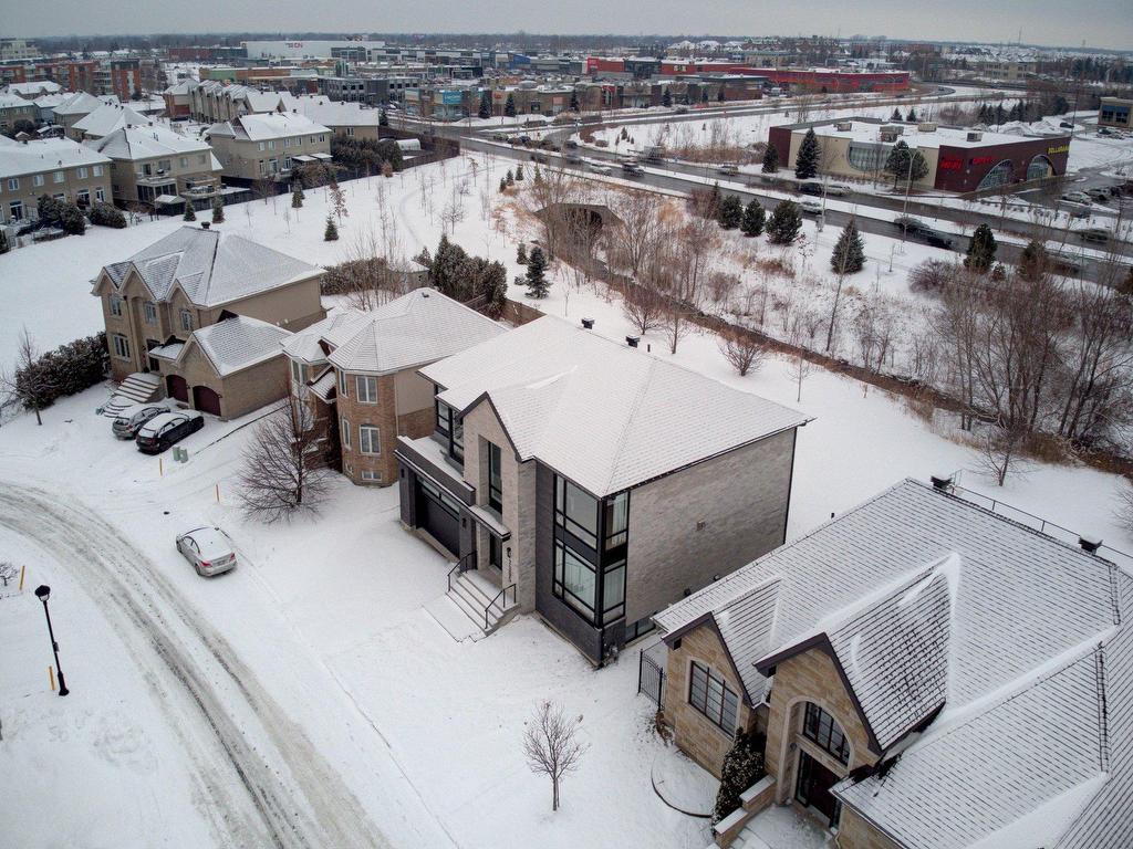 









7395


Rue Latouche

,
Brossard,




QC
J4Y3J8

