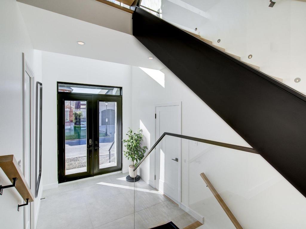 









7395


Rue Latouche

,
Brossard,




QC
J4Y3J8

