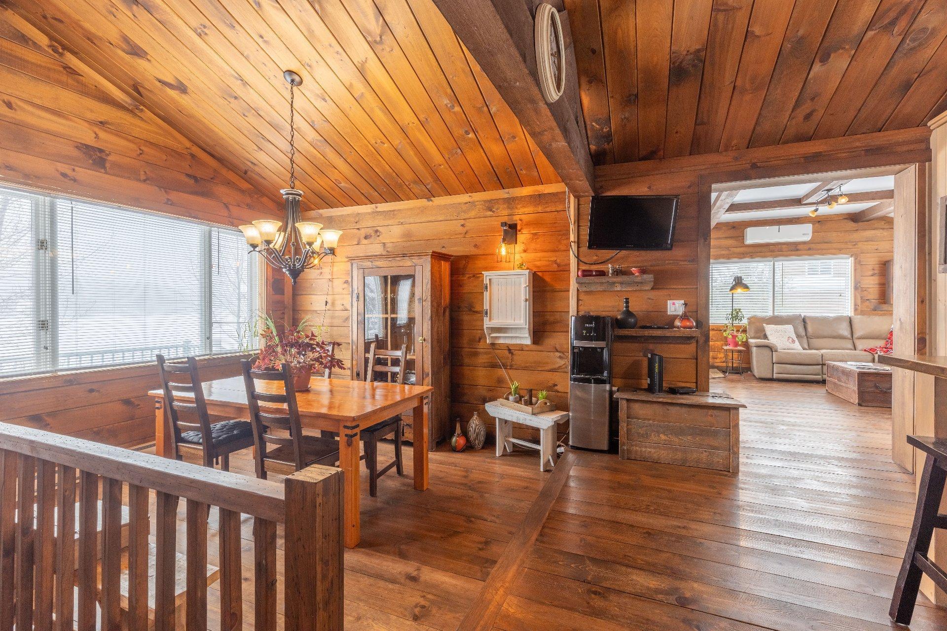 









1470


Ch. du Lac-St-Stanislas S.

,
Saint-Zénon,




QC
J0K3N0

