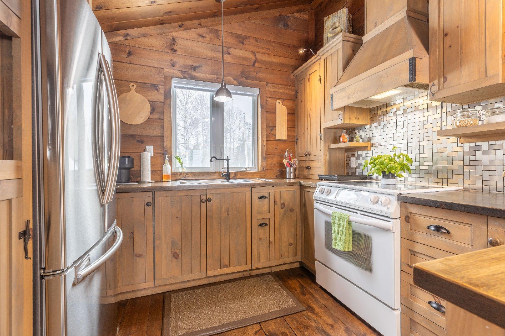 









1470


Ch. du Lac-St-Stanislas S.

,
Saint-Zénon,




QC
J0K3N0


