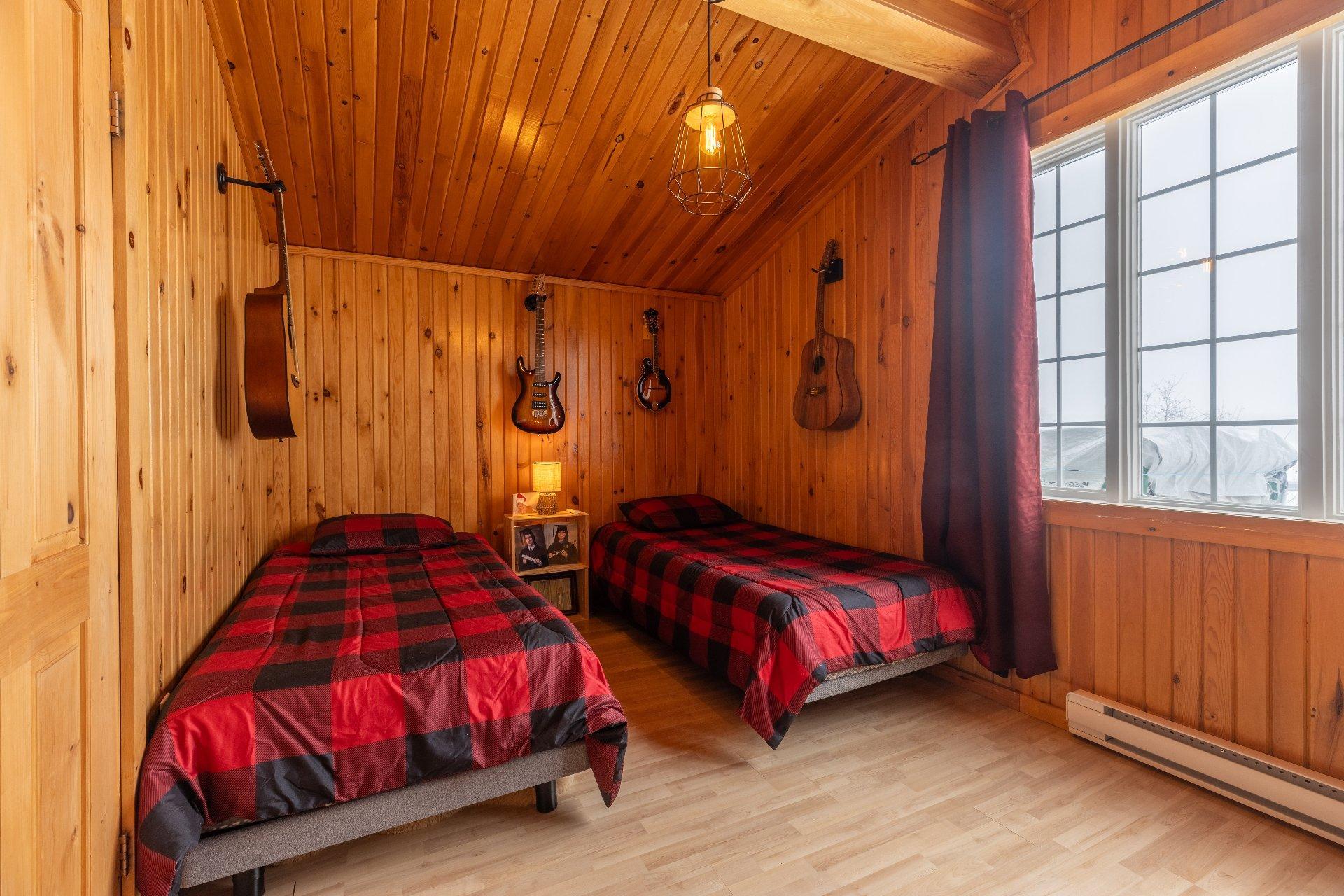 









1470


Ch. du Lac-St-Stanislas S.

,
Saint-Zénon,




QC
J0K3N0

