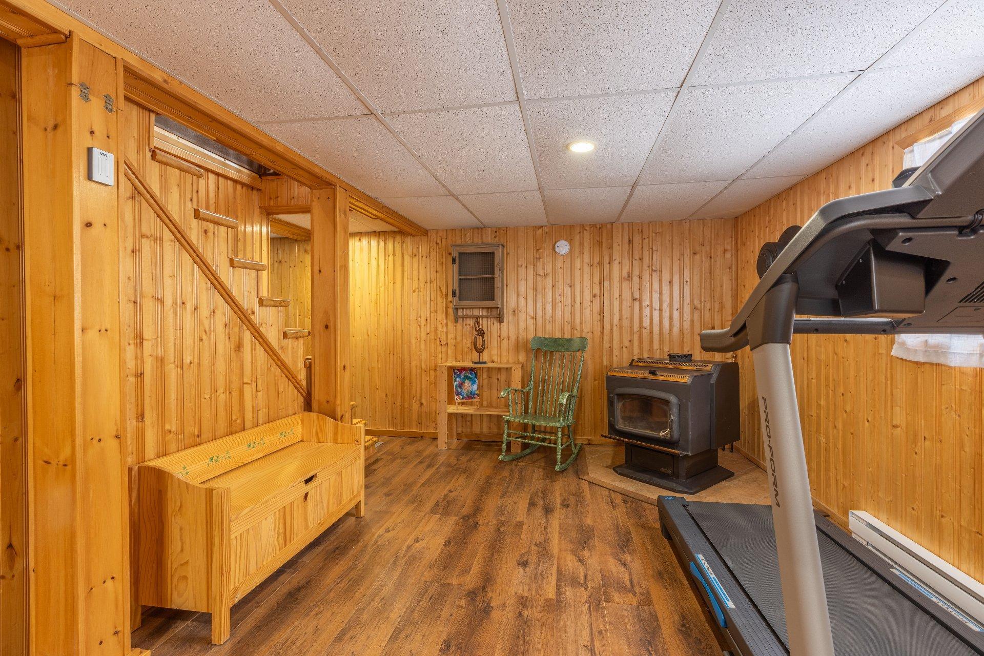 









1470


Ch. du Lac-St-Stanislas S.

,
Saint-Zénon,




QC
J0K3N0

