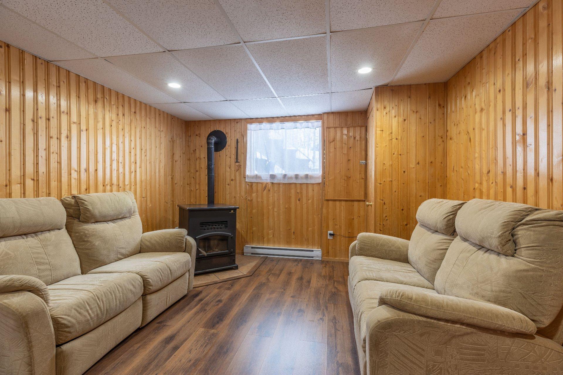 









1470


Ch. du Lac-St-Stanislas S.

,
Saint-Zénon,




QC
J0K3N0

