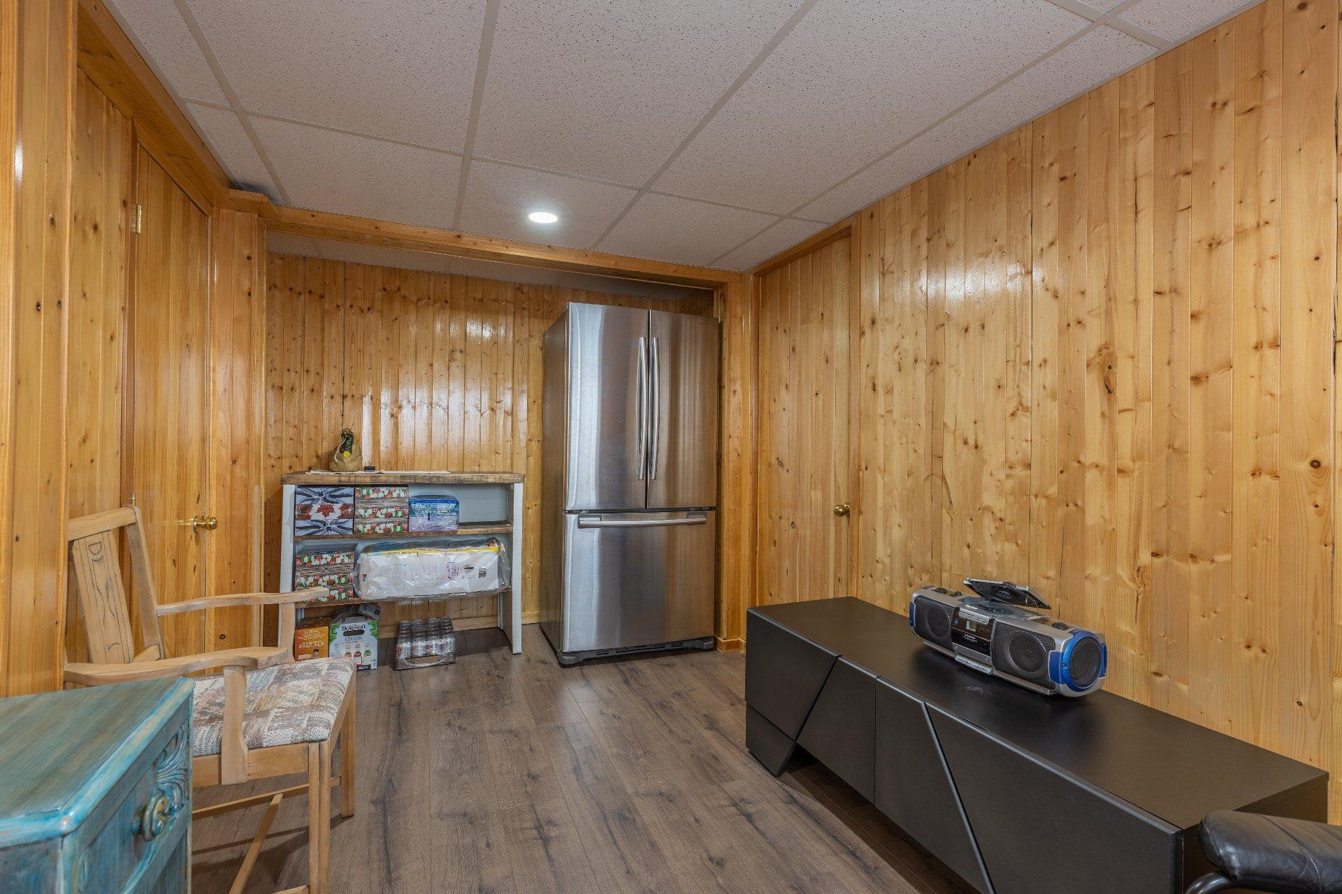 









1470


Ch. du Lac-St-Stanislas S.

,
Saint-Zénon,




QC
J0K3N0

