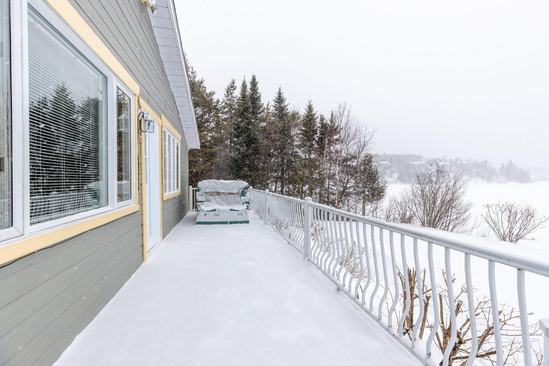 









1470


Ch. du Lac-St-Stanislas S.

,
Saint-Zénon,




QC
J0K3N0

