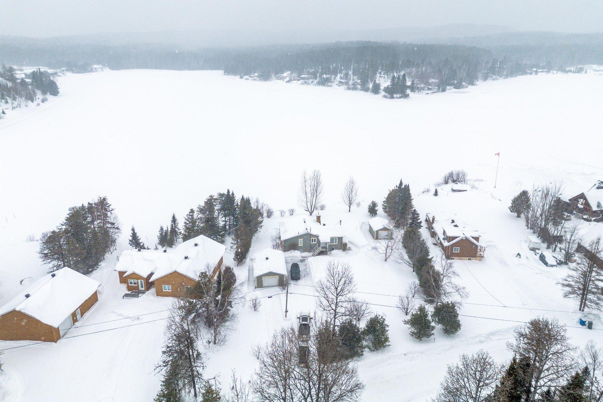 









1470


Ch. du Lac-St-Stanislas S.

,
Saint-Zénon,




QC
J0K3N0


