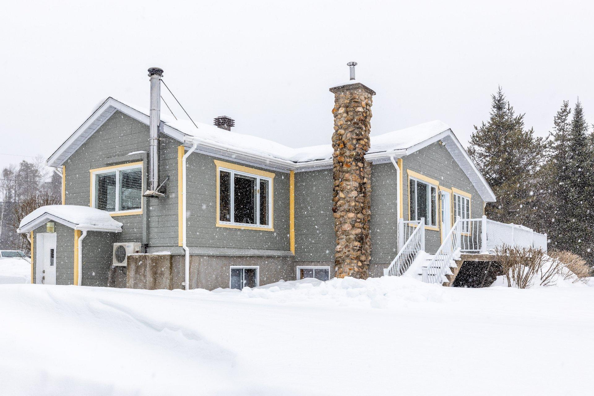 









1470


Ch. du Lac-St-Stanislas S.

,
Saint-Zénon,




QC
J0K3N0


