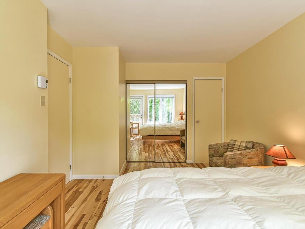









1009

 - 1010


Crois. des Soleils

,
Mont-Tremblant,




QC
J8E1X6

