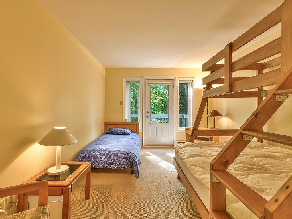 









1009

 - 1010


Crois. des Soleils

,
Mont-Tremblant,




QC
J8E1X6

