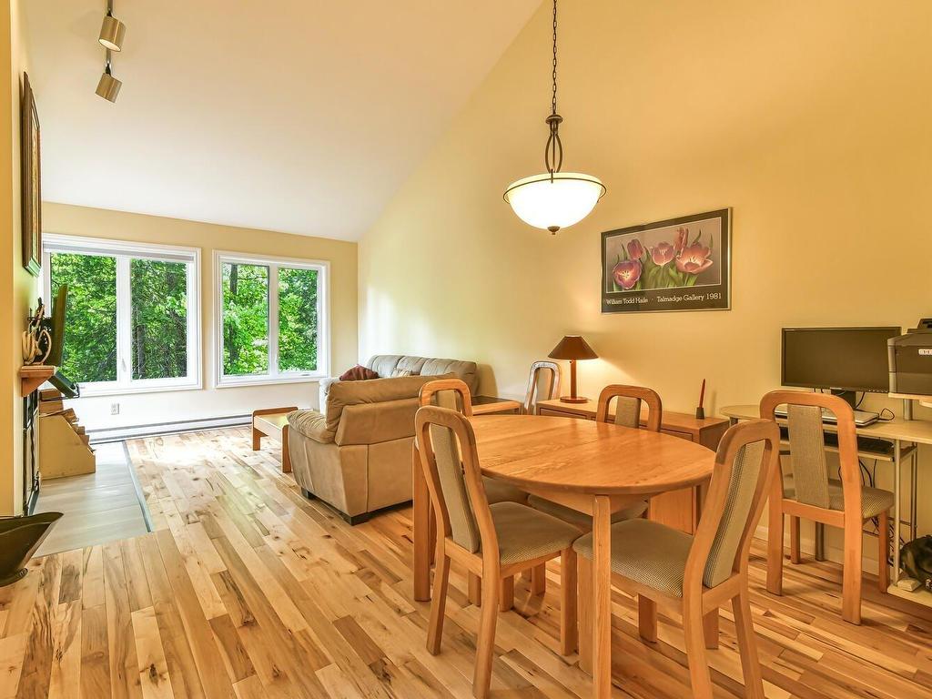 









1009

 - 1010


Crois. des Soleils

,
Mont-Tremblant,




QC
J8E1X6

