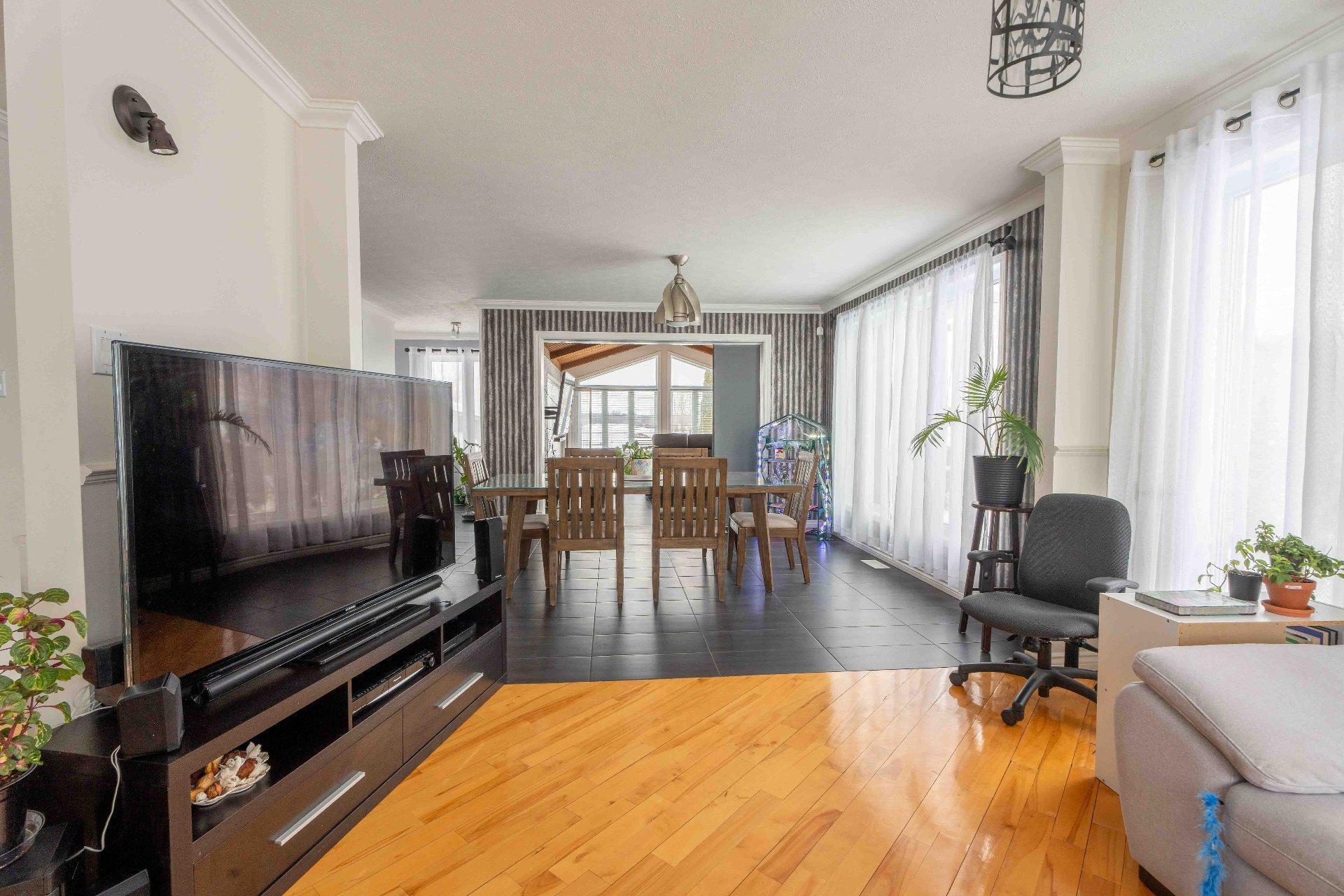 









790


Boul. Lemire O.

,
Drummondville,







QC
J2B8A9

