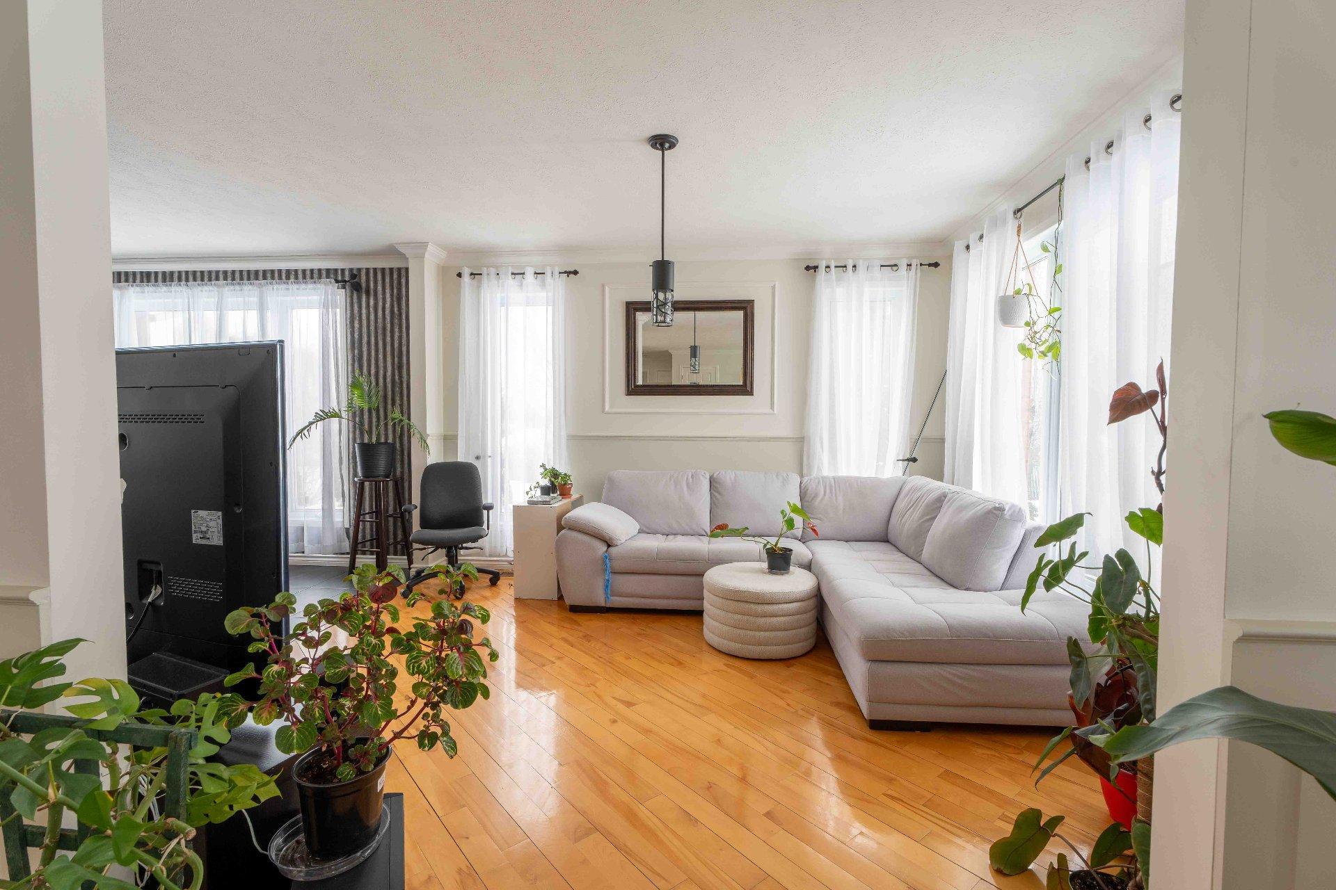 









790


Boul. Lemire O.

,
Drummondville,







QC
J2B8A9

