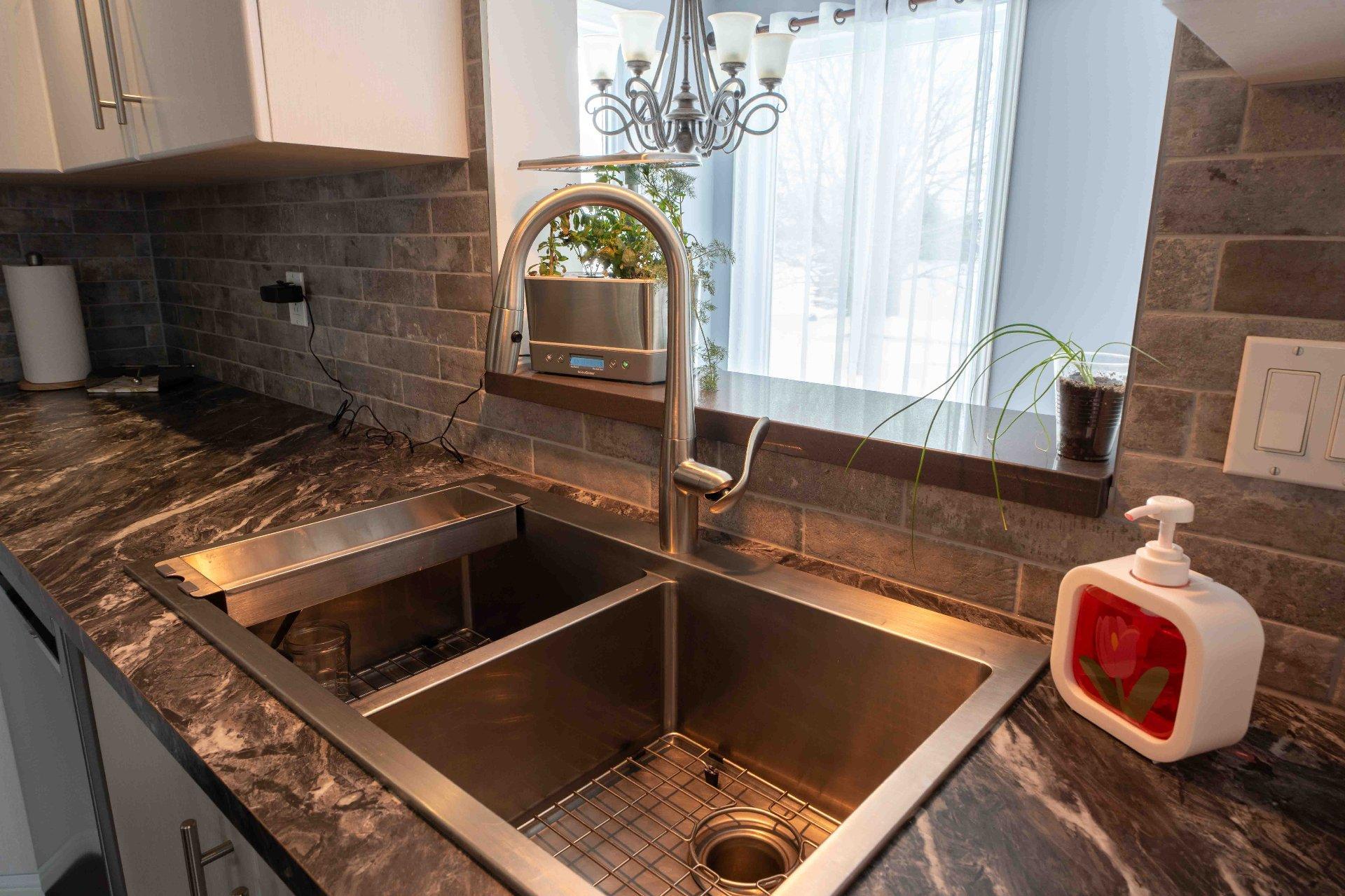 









790


Boul. Lemire O.

,
Drummondville,







QC
J2B8A9

