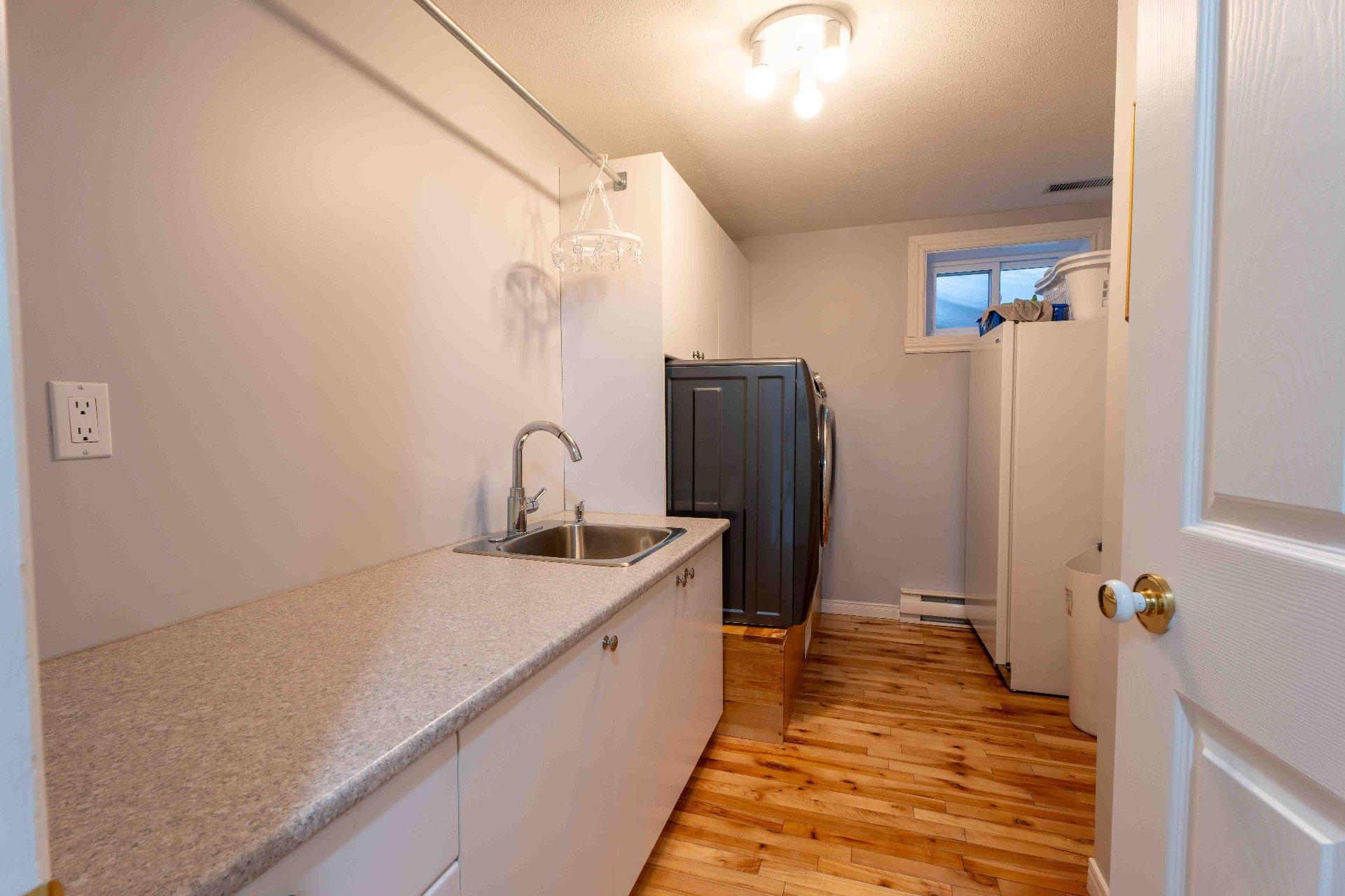 









790


Boul. Lemire O.

,
Drummondville,







QC
J2B8A9

