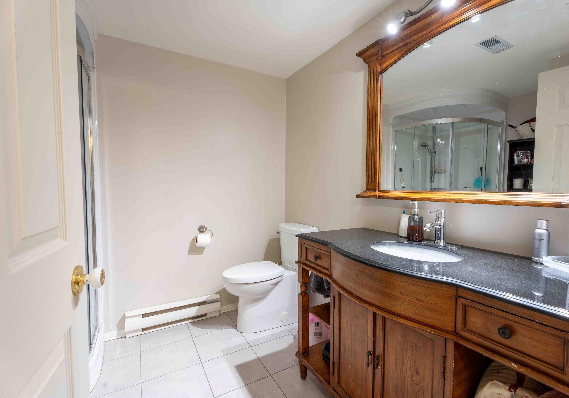 









790


Boul. Lemire O.

,
Drummondville,







QC
J2B8A9

