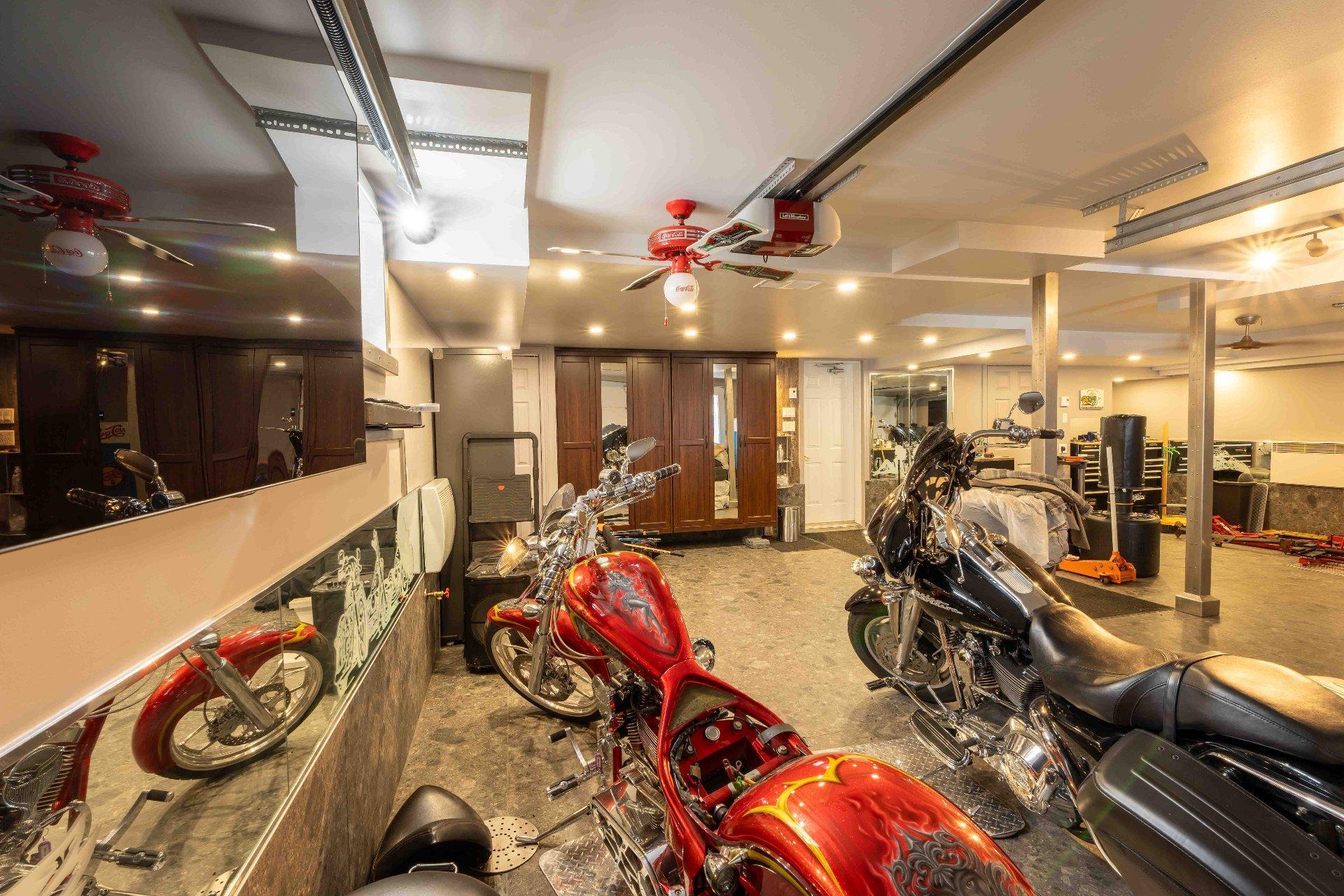 









790


Boul. Lemire O.

,
Drummondville,







QC
J2B8A9

