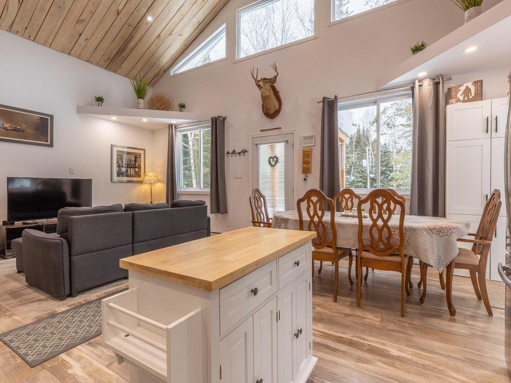 









100


Ch. du Domaine

,
Saint-Michel-des-Saints,




QC
J0K3B0

