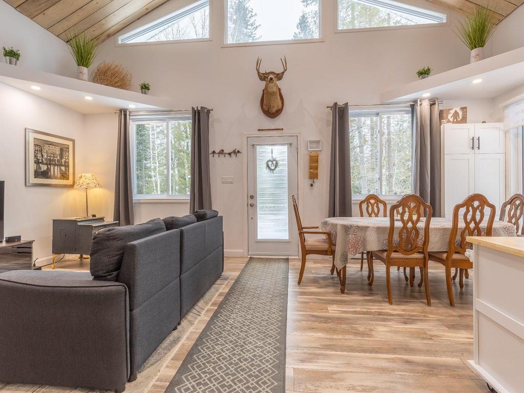 









100


Ch. du Domaine

,
Saint-Michel-des-Saints,




QC
J0K3B0

