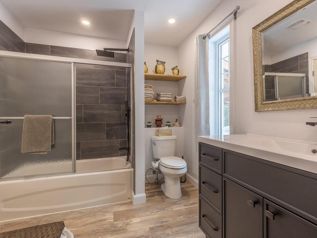









100


Ch. du Domaine

,
Saint-Michel-des-Saints,




QC
J0K3B0

