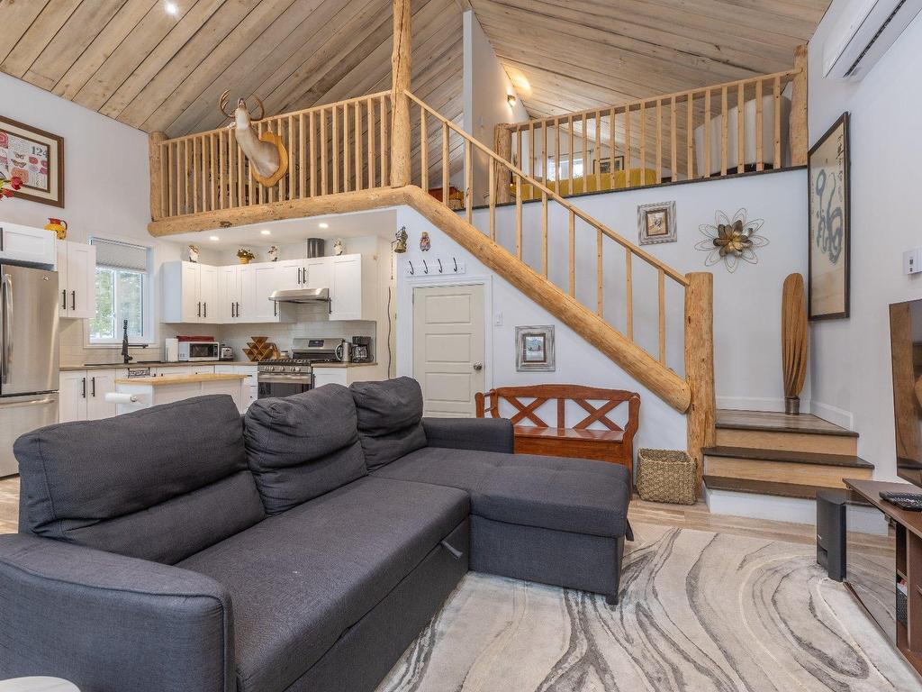 









100


Ch. du Domaine

,
Saint-Michel-des-Saints,




QC
J0K3B0

