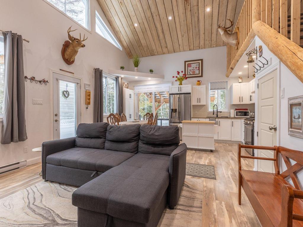 









100


Ch. du Domaine

,
Saint-Michel-des-Saints,




QC
J0K3B0

