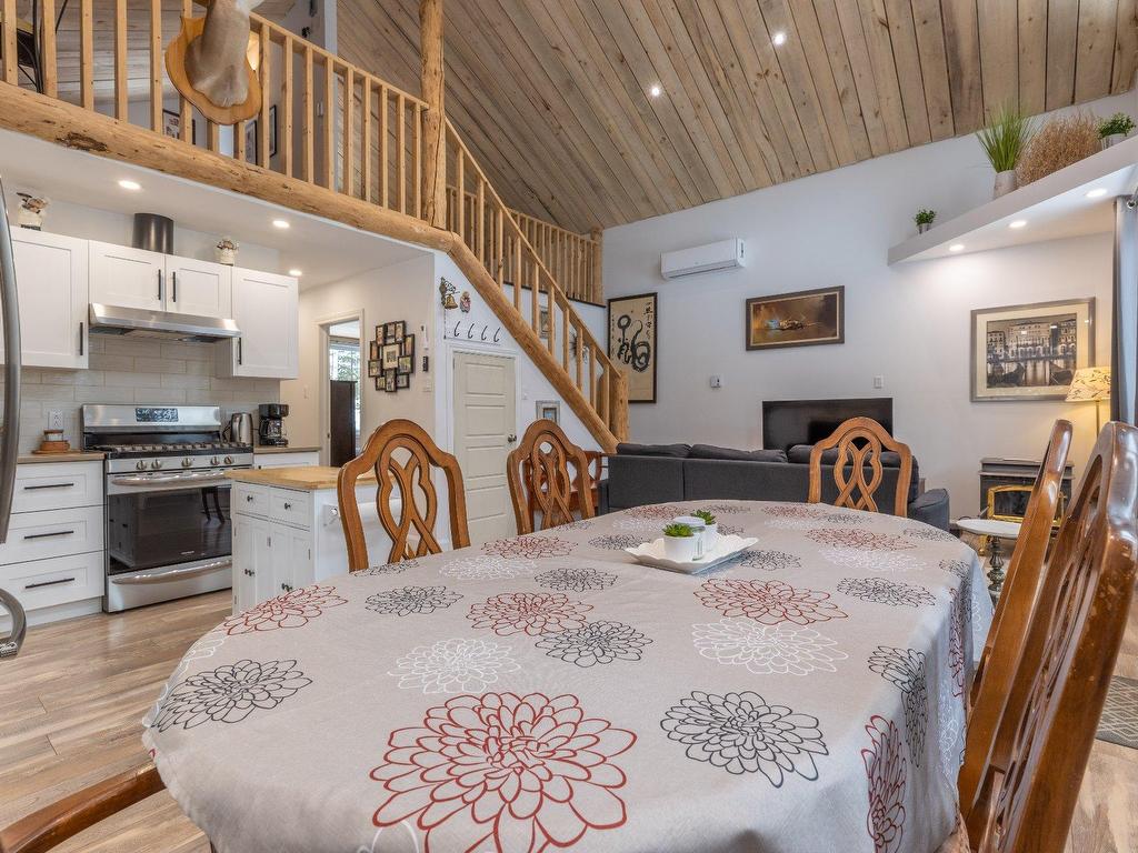 









100


Ch. du Domaine

,
Saint-Michel-des-Saints,




QC
J0K3B0

