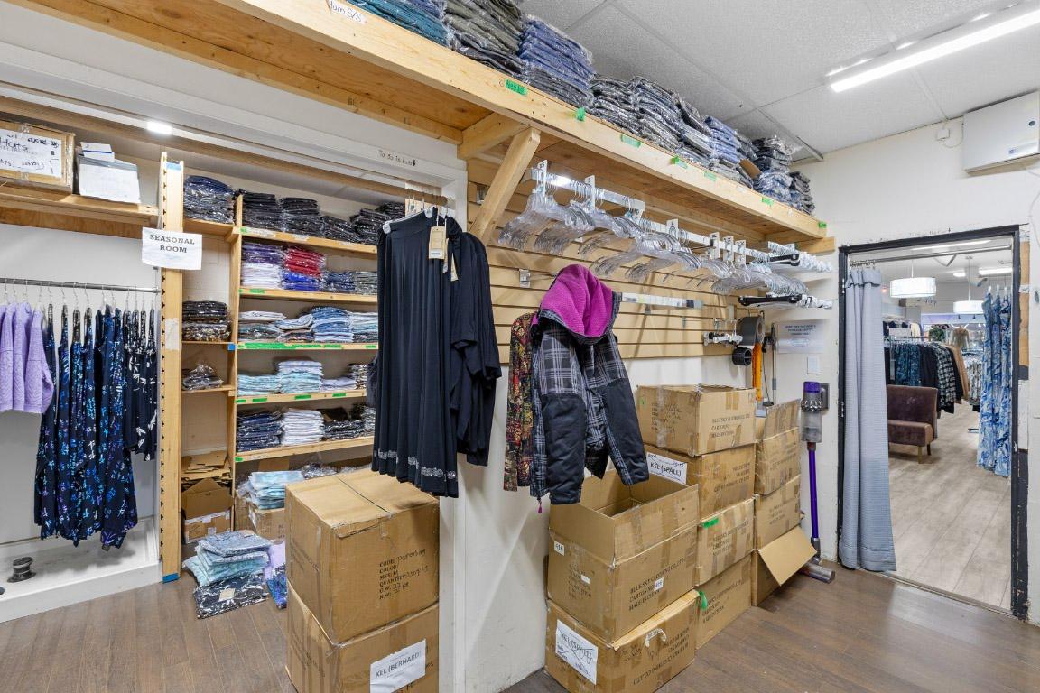 









541


Bernard

Avenue,
Kelowna,




BC
V1Y 6N9

