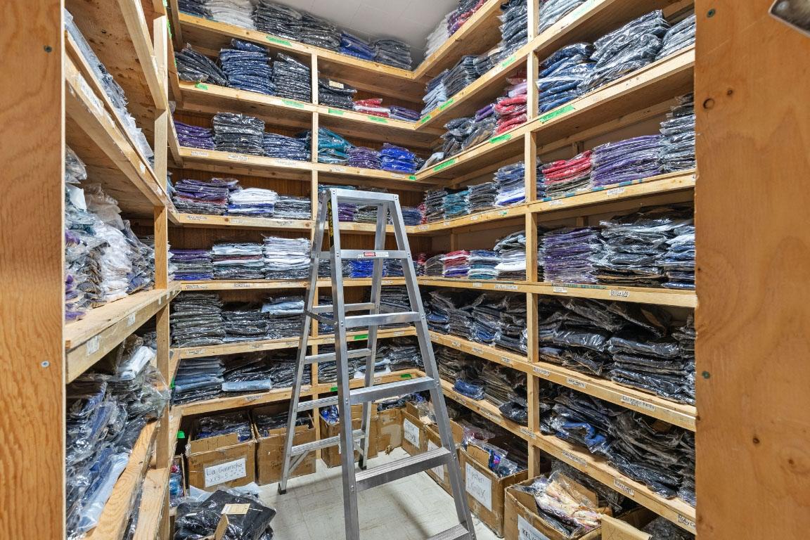 









541


Bernard

Avenue,
Kelowna,




BC
V1Y 6N9

