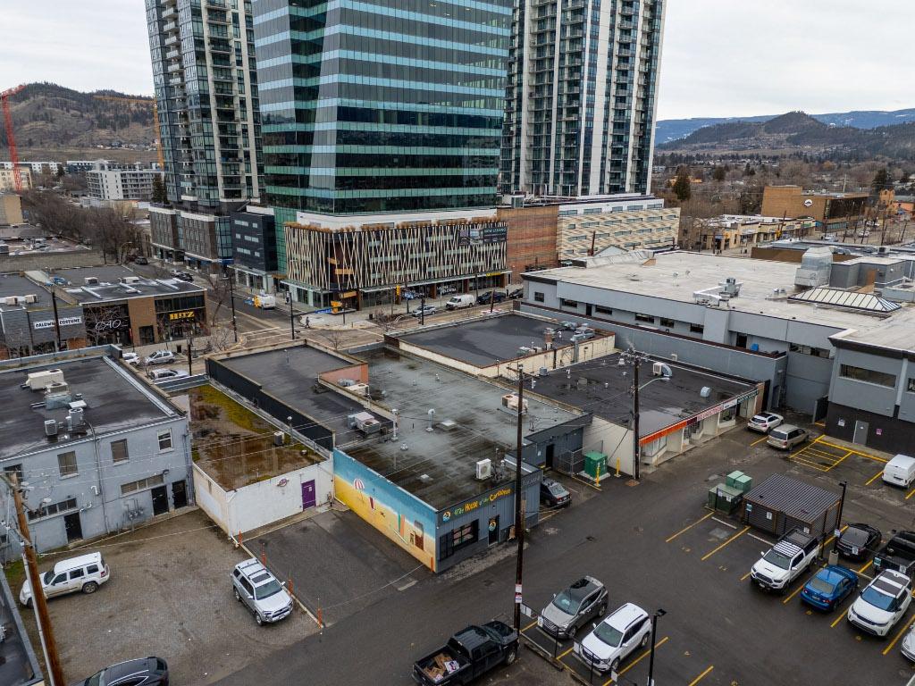 









541


Bernard

Avenue,
Kelowna,




BC
V1Y 6N9

