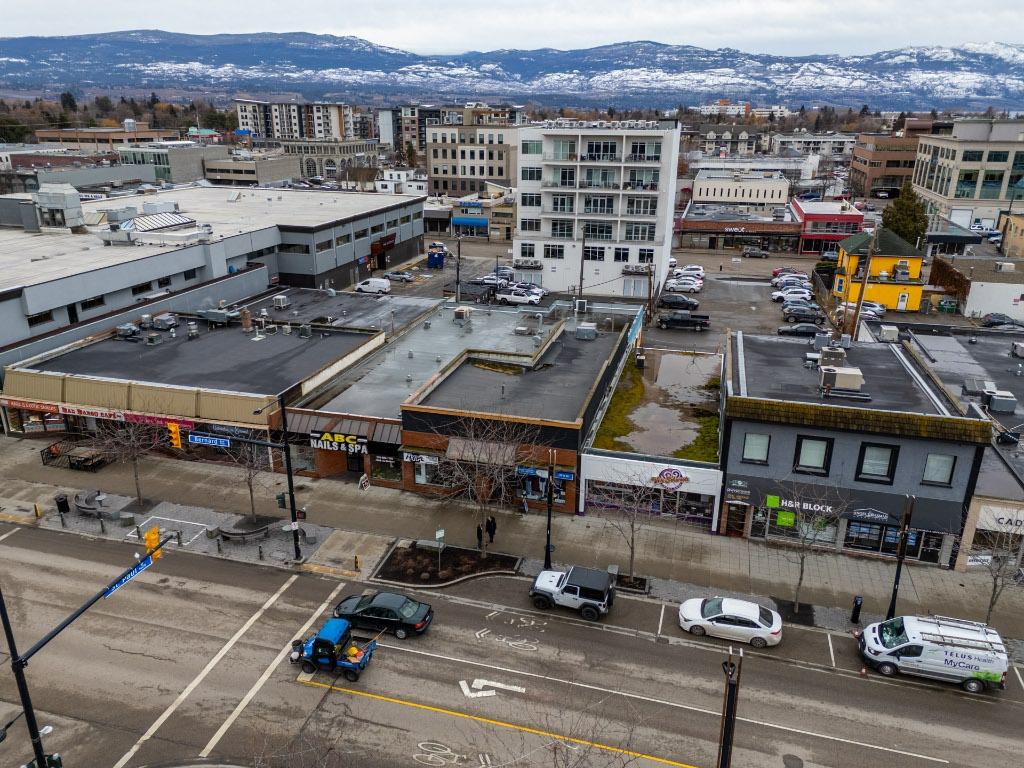 









541


Bernard

Avenue,
Kelowna,




BC
V1Y 6N9

