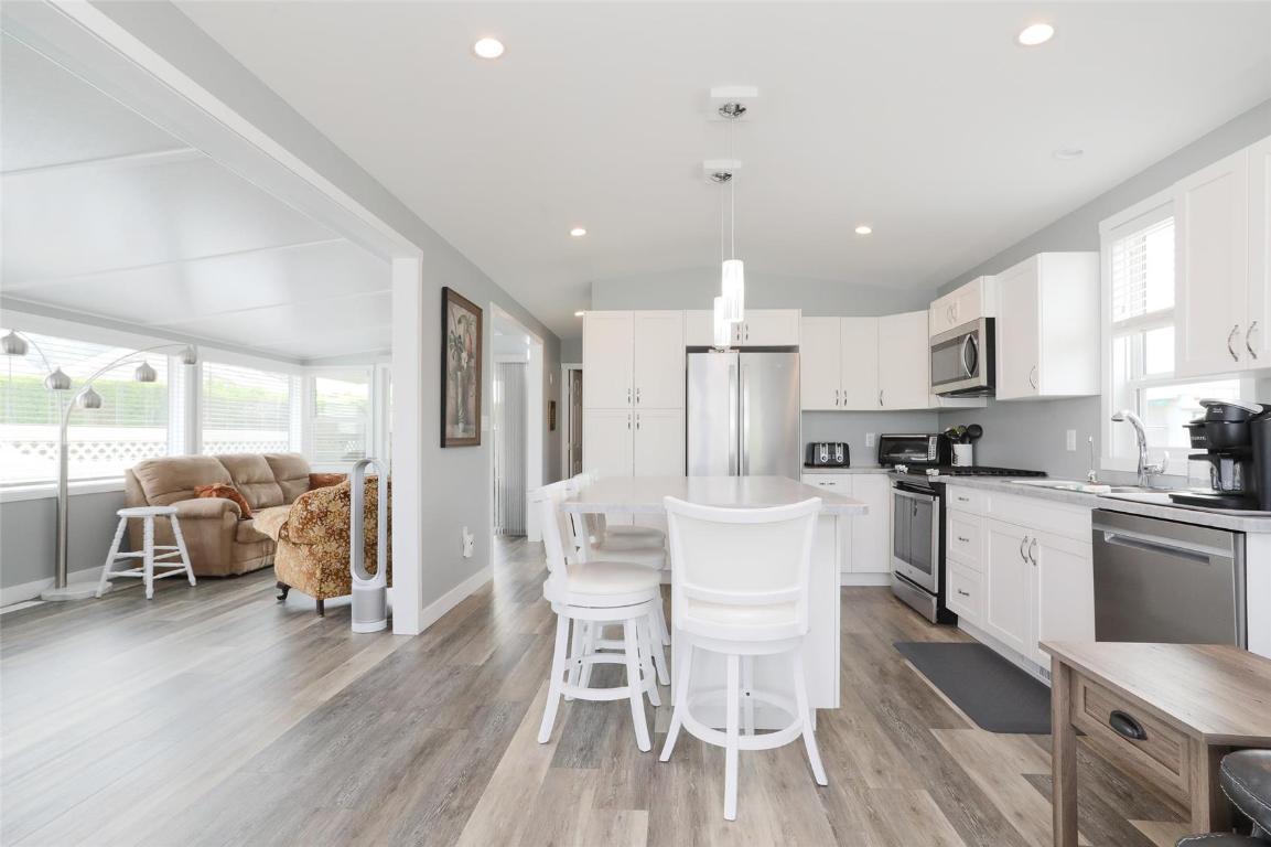 









415


Commonwealth

Road, 291,
Kelowna,




BC
V1V 1P4

