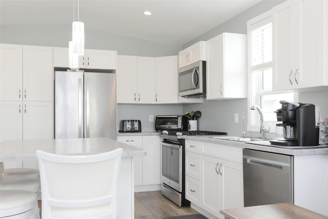 









415


Commonwealth

Road, 291,
Kelowna,




BC
V1V 1P4

