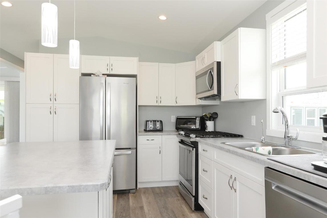 









415


Commonwealth

Road, 291,
Kelowna,




BC
V1V 1P4

