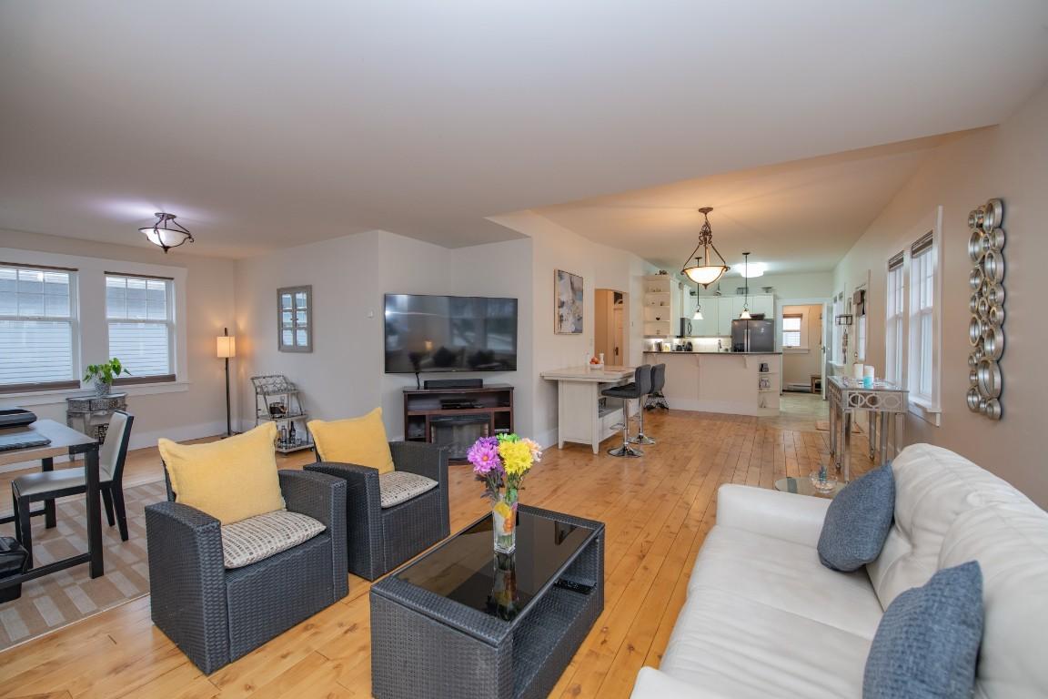 









2402


35

Avenue,
Vernon,




BC
V1T 2S4

