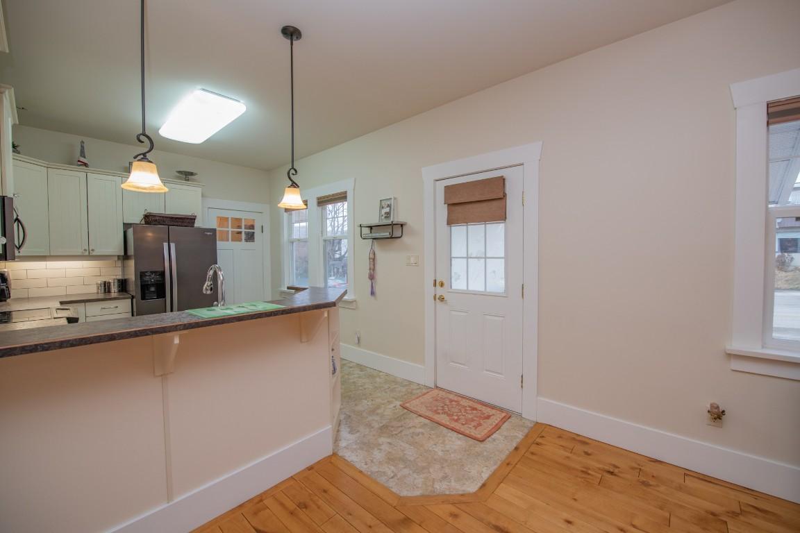 









2402


35

Avenue,
Vernon,




BC
V1T 2S4

