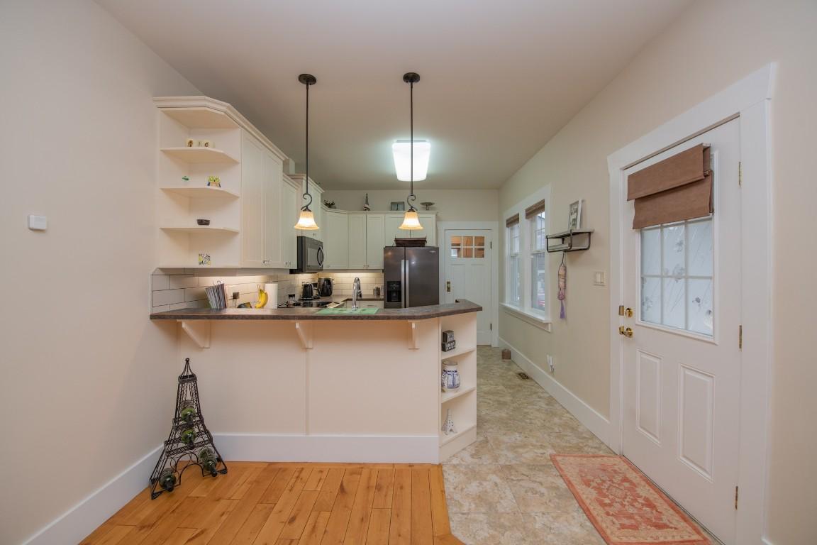 









2402


35

Avenue,
Vernon,




BC
V1T 2S4

